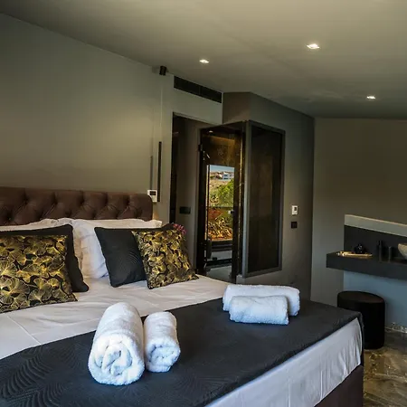Lia ,4 Bedroom With Private Pool & Sea View Вилла *