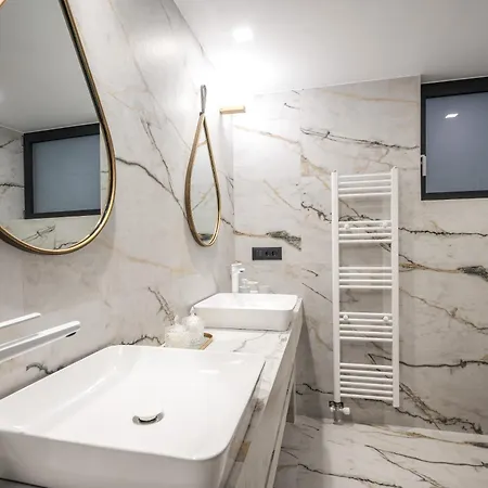 Вилла Lia ,4 Bedroom With Private Pool & Sea View *