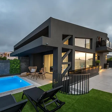 Lia ,4 Bedroom With Private Pool & Sea View Villa *